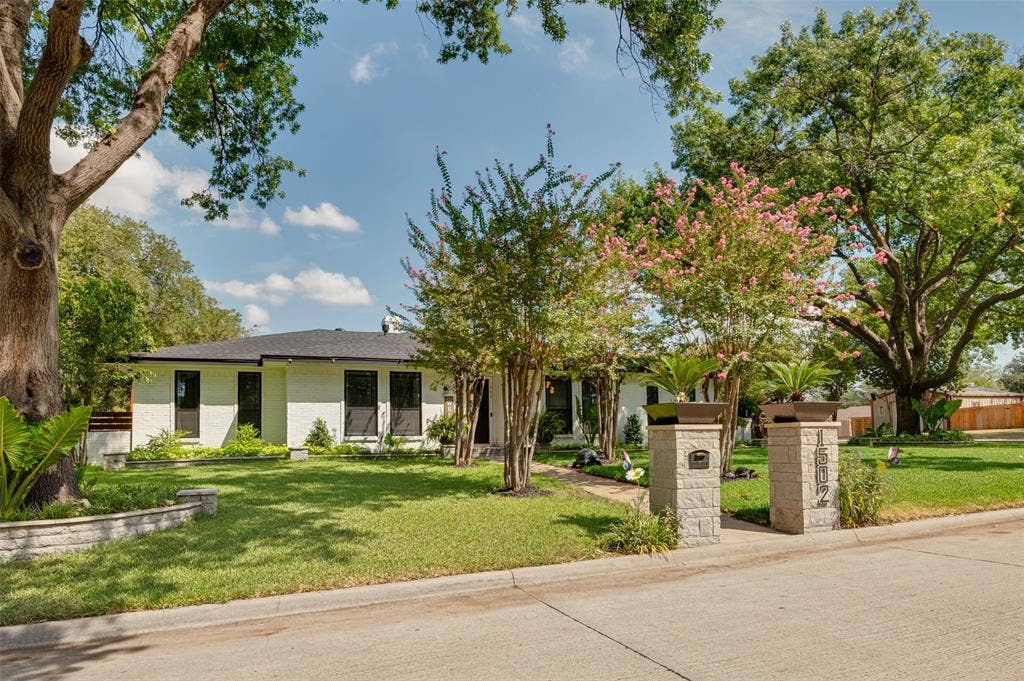 1502 Austrian Road, Grand Prairie, TX 75050 1502 Austrian Road, Grand Prairie, TX 75050