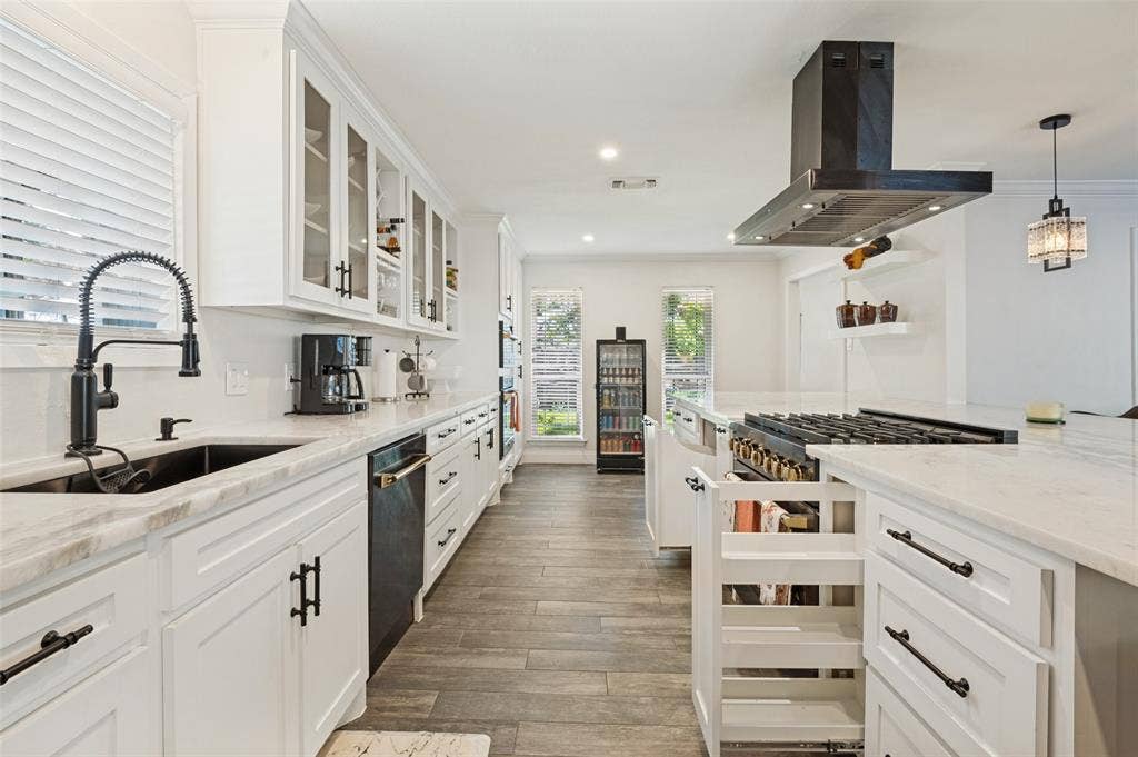 1502 Austrian Road, Grand Prairie, TX 75050 1502 Austrian Road, Grand Prairie, TX 75050