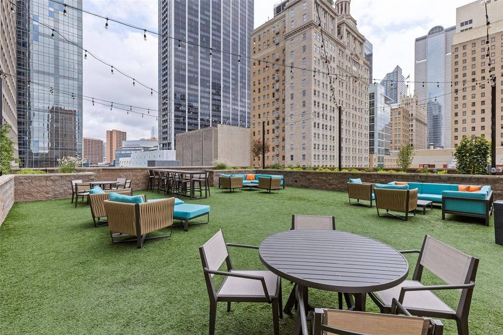 1200 Main Street, #1802, Dallas, TX 75202 1200 Main Street, #1802, Dallas, TX 75202
