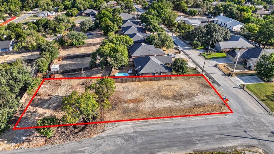 Property photo for 901 King Street, Weatherford, TX