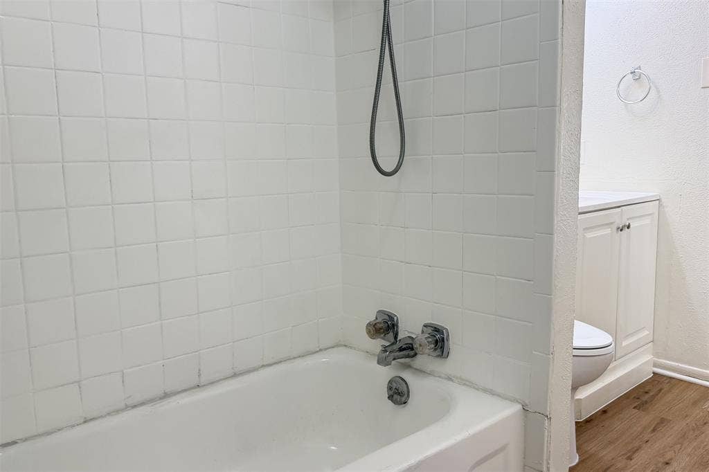 1913 Kingswood Court, Denton, TX 76205 1913 Kingswood Court, Denton, TX 76205
