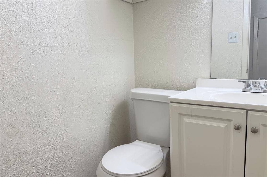 1913 Kingswood Court, Denton, TX 76205 1913 Kingswood Court, Denton, TX 76205