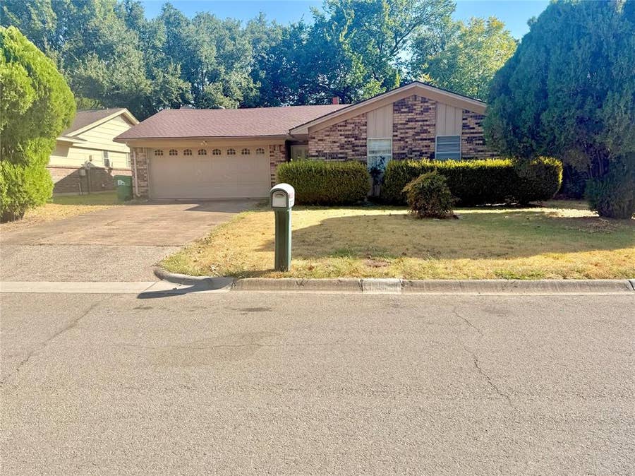 Property photo for 608 Coronado Drive, Denton, TX
