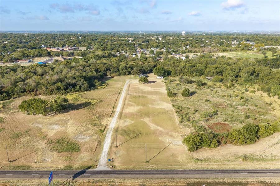 Property photo for 1207 N Interstate Highway 45, Ennis, TX
