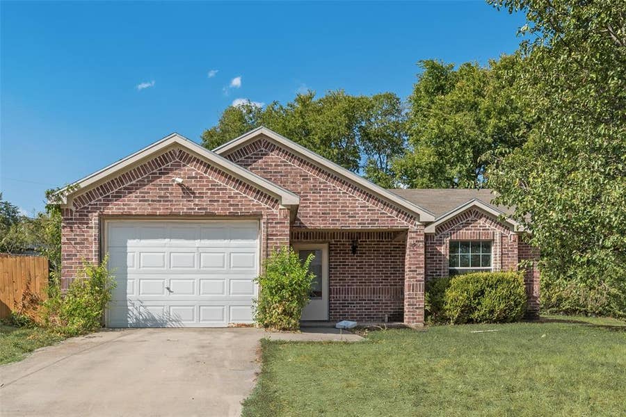 Property photo for 2503 Lyola Street, Dallas, TX