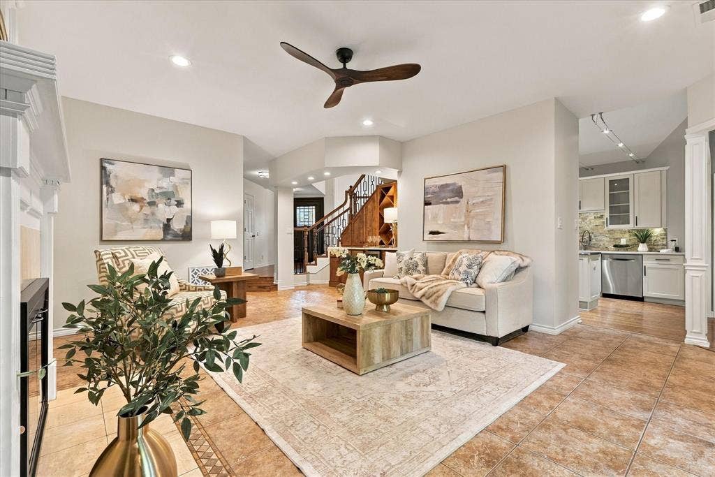 82 Remington Drive W, Highland Village, TX 75077