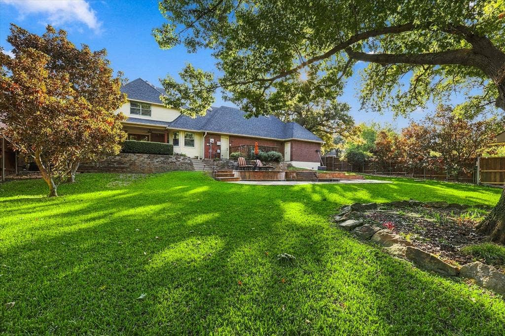 82 Remington Drive W, Highland Village, TX 75077
