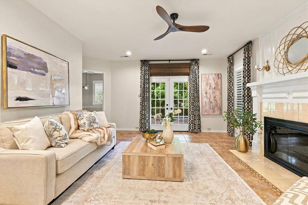 82 Remington Drive W, Highland Village, TX 75077