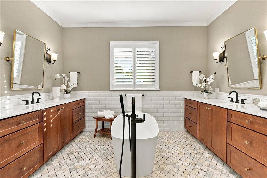 82 Remington Drive W, Highland Village, TX 75077