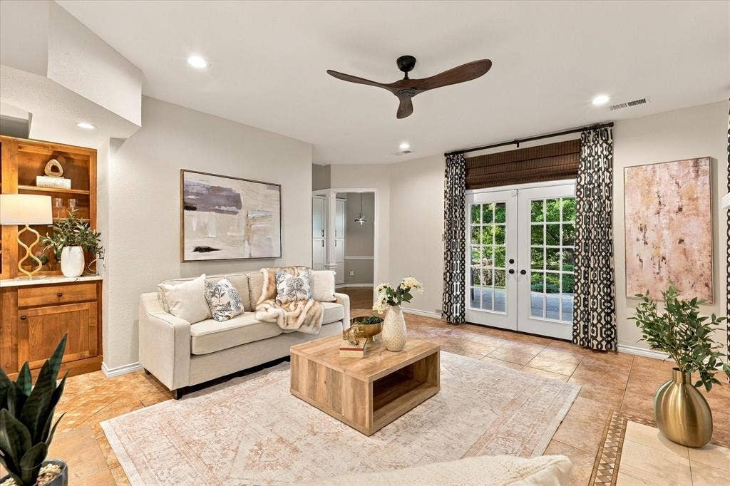 82 Remington Drive W, Highland Village, TX 75077