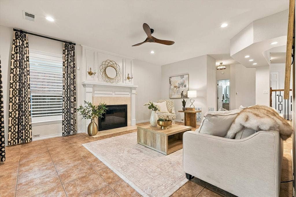 82 Remington Drive W, Highland Village, TX 75077