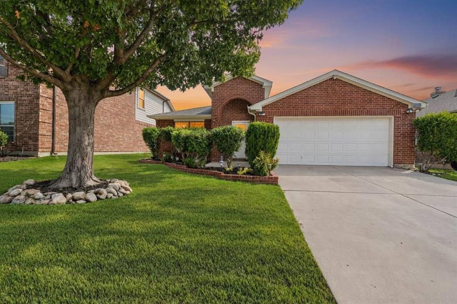 Property photo for 6632 Friendsway Drive, Fort Worth, TX