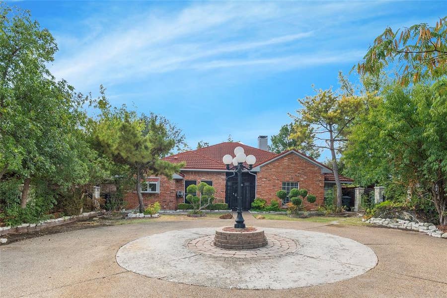 Property photo for 3024 Encino Drive, Dallas, TX