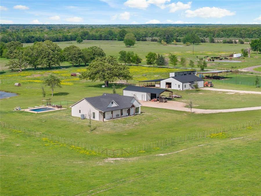 Property photo for 634 COUNTY ROAD 44550, Paris, TX