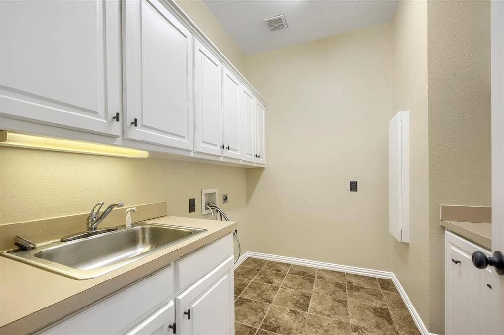 201 N Garza Road, Shady Shores, TX 76208 201 N Garza Road, Shady Shores, TX 76208