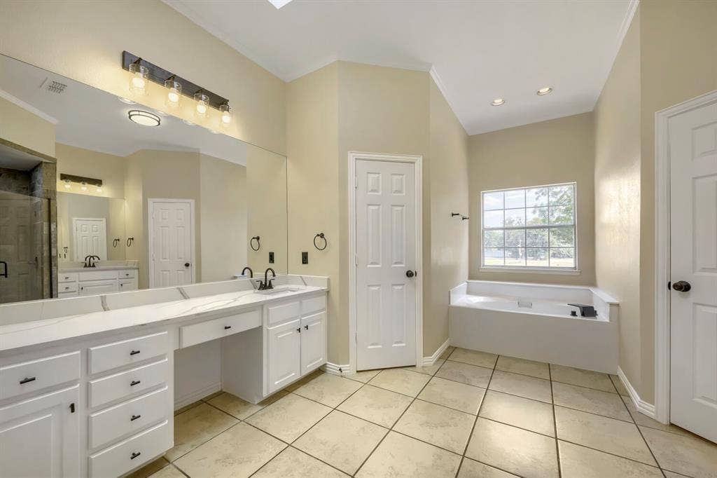 201 N Garza Road, Shady Shores, TX 76208 201 N Garza Road, Shady Shores, TX 76208