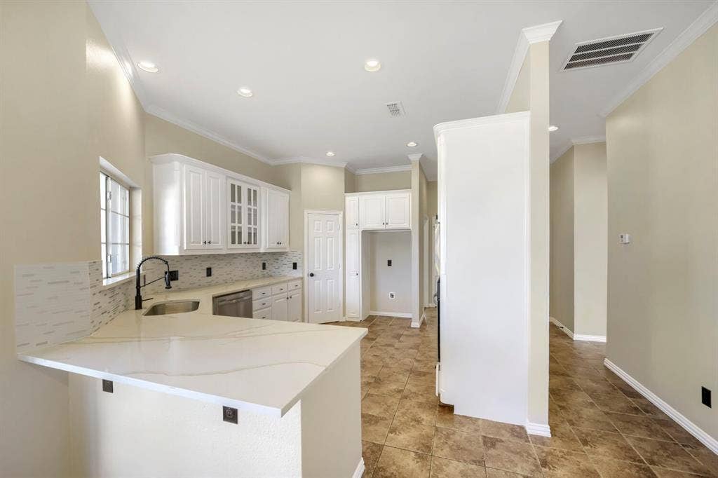 201 N Garza Road, Shady Shores, TX 76208 201 N Garza Road, Shady Shores, TX 76208