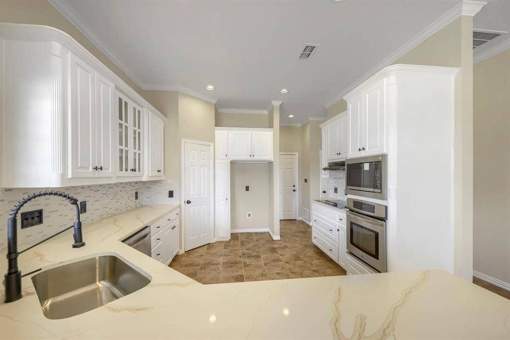 201 N Garza Road, Shady Shores, TX 76208 201 N Garza Road, Shady Shores, TX 76208