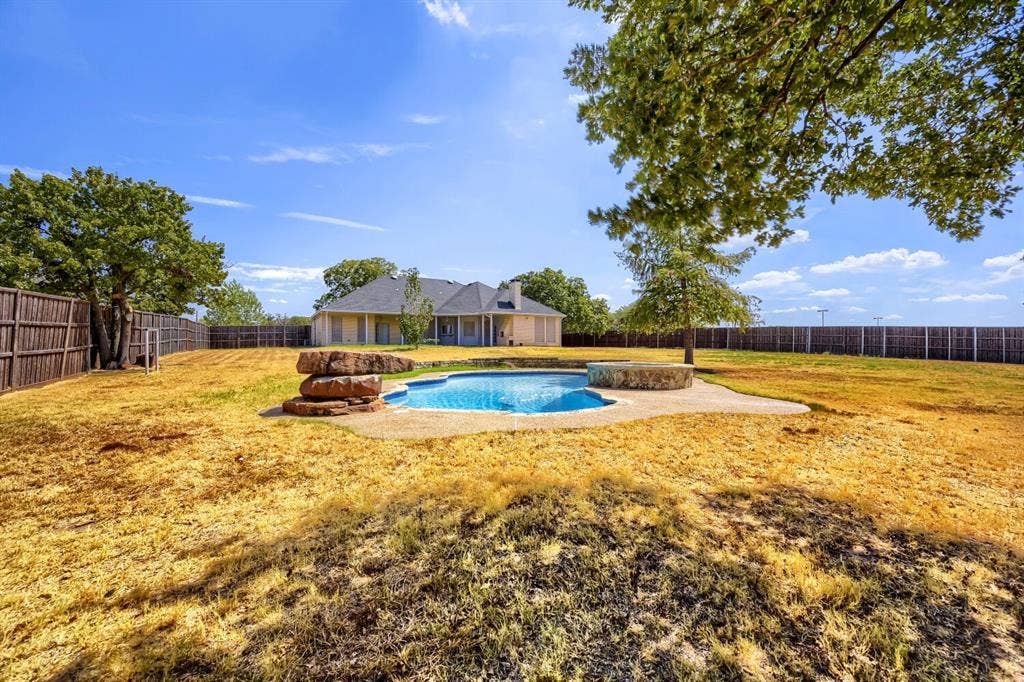 201 N Garza Road, Shady Shores, TX 76208 201 N Garza Road, Shady Shores, TX 76208