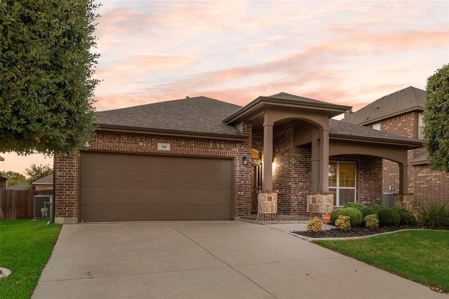 Property photo for 18 Auburn Drive, Edgecliff Village, TX