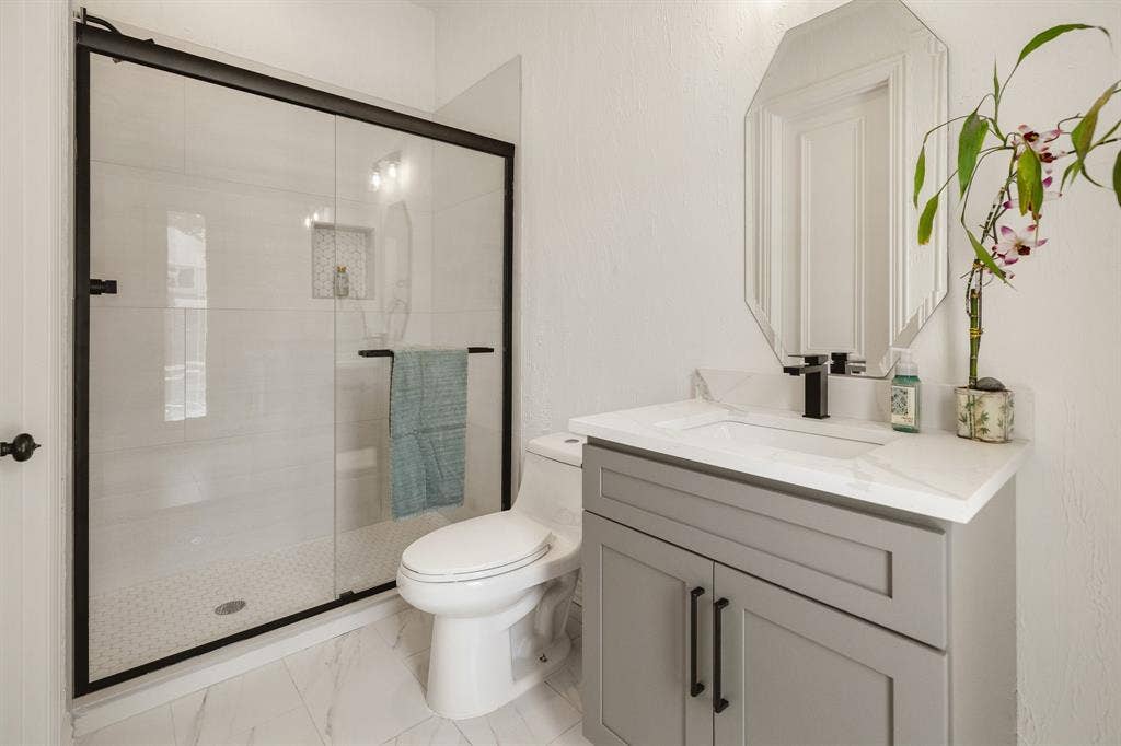 5608 Malone Drive, Plano, TX 75093 5608 Malone Drive, Plano, TX 75093
