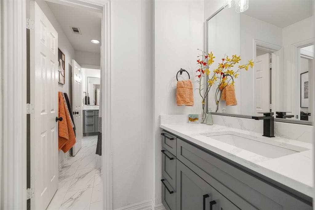 5608 Malone Drive, Plano, TX 75093 5608 Malone Drive, Plano, TX 75093