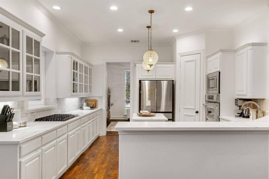 5608 Malone Drive, Plano, TX 75093 5608 Malone Drive, Plano, TX 75093