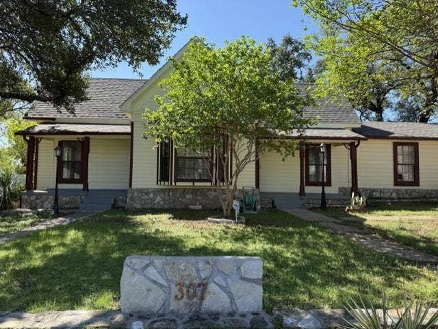 Property photo for 307 Mission Street, Glen Rose, TX