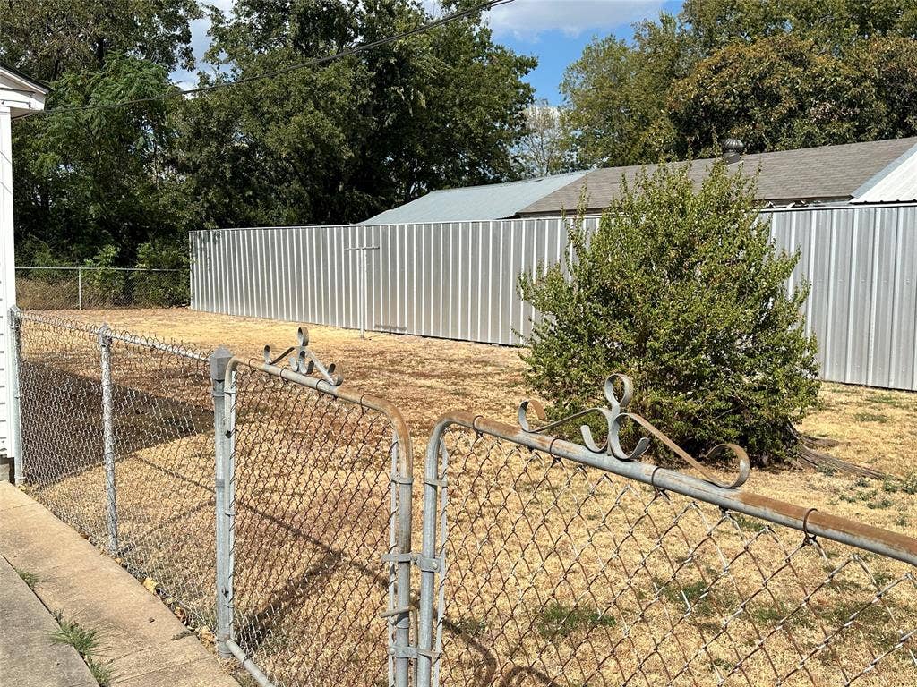 7519 Red Bud Drive, Dallas, TX 75227