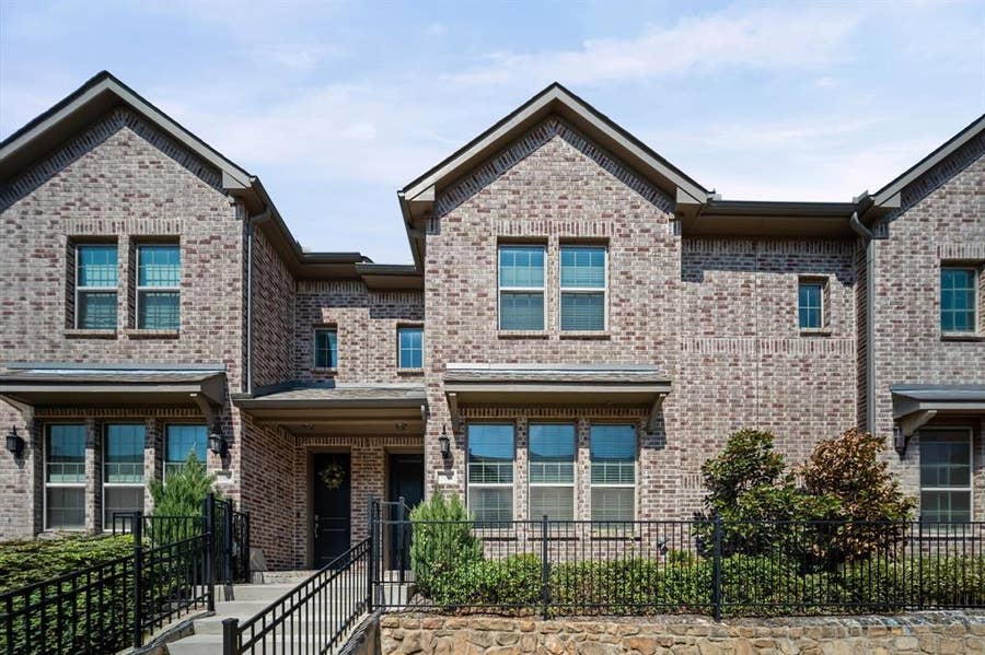 Property photo for 905 Suma Drive, Euless, TX
