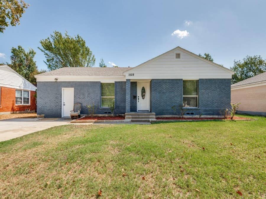 Property photo for 1528 Priscilla Lane, Irving, TX