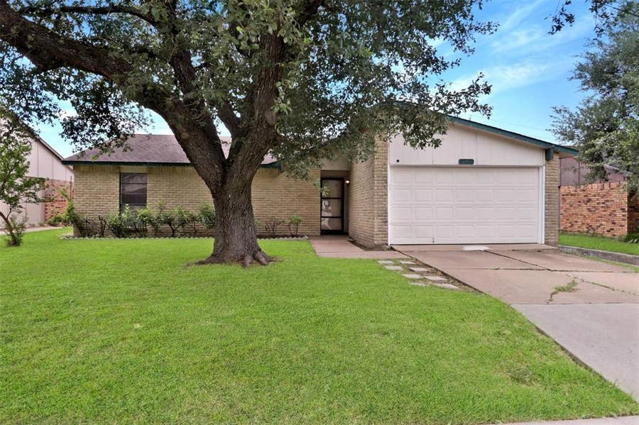 Property photo for 3314 Maple Lane, Rowlett, TX