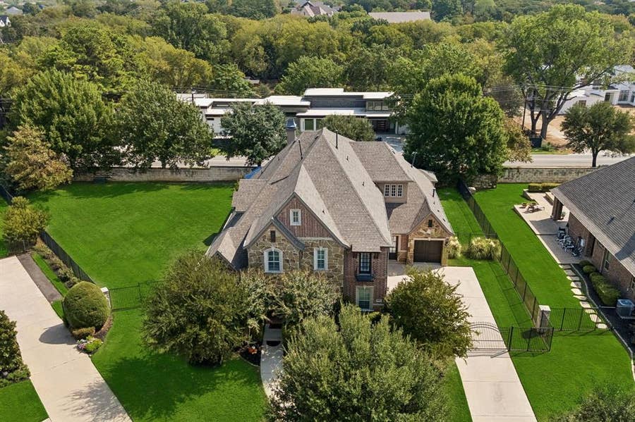 Property photo for 1021 Berkshire Road, Southlake, TX
