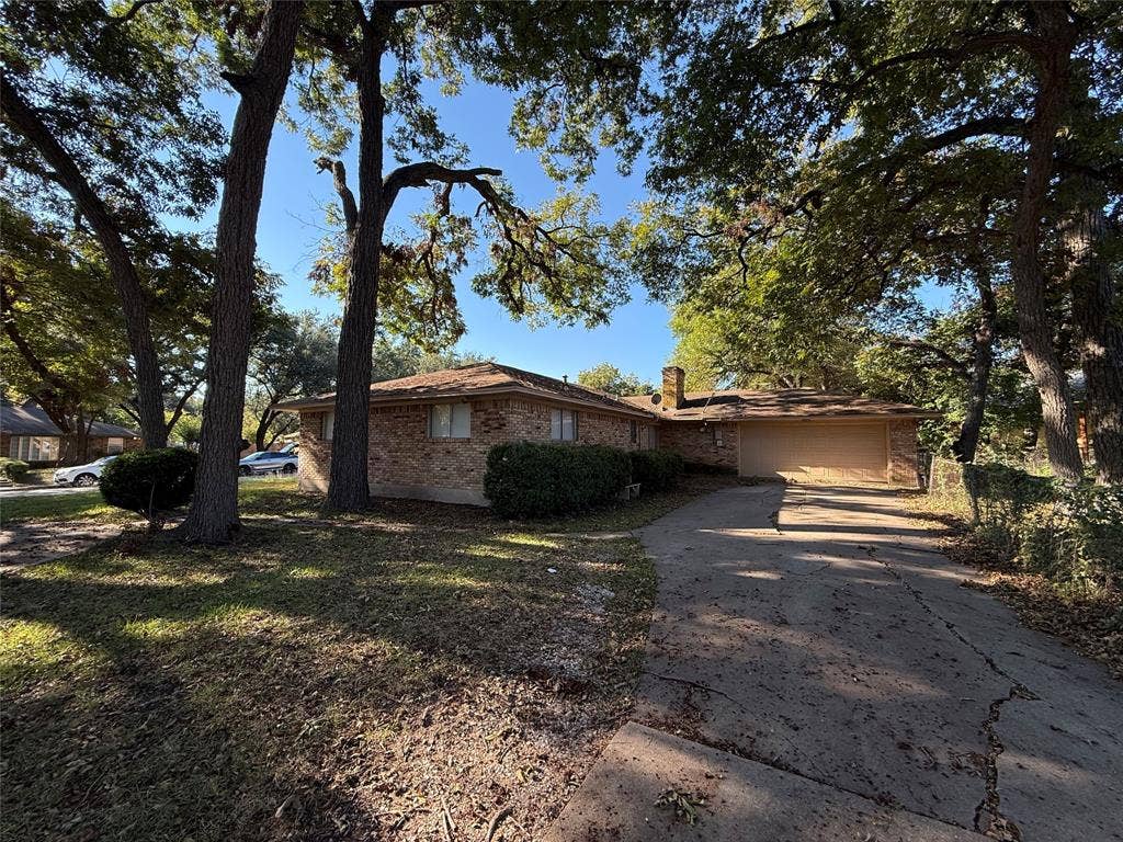 301 Lakewood Drive, DeSoto, TX 75115 301 Lakewood Drive, DeSoto, TX 75115