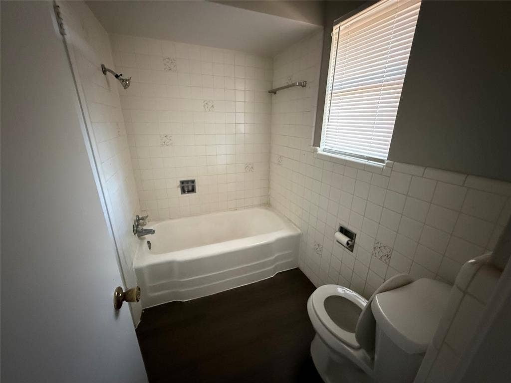 301 Lakewood Drive, DeSoto, TX 75115 301 Lakewood Drive, DeSoto, TX 75115