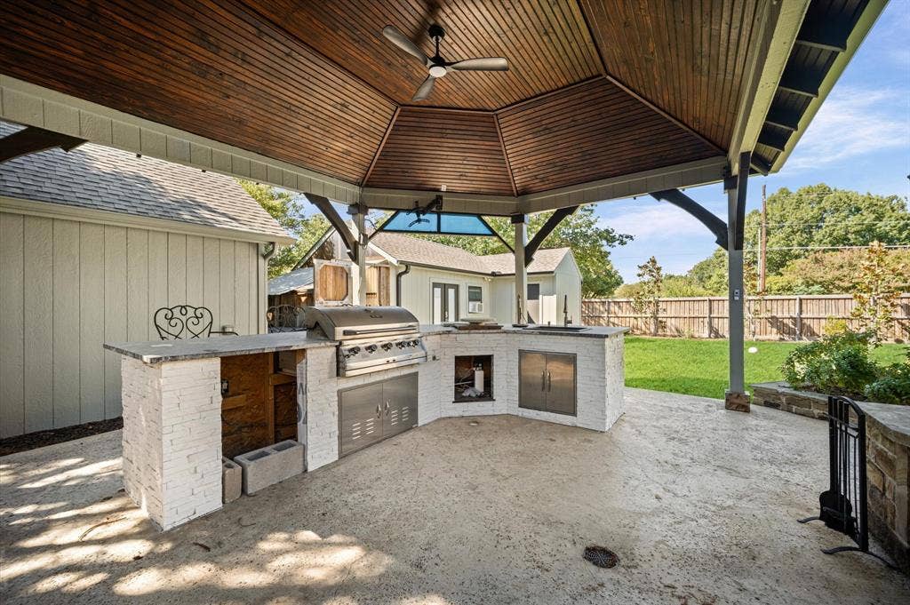 820 Raywood Circle, Plano, TX 75075 Outdoor kitchen for party time!