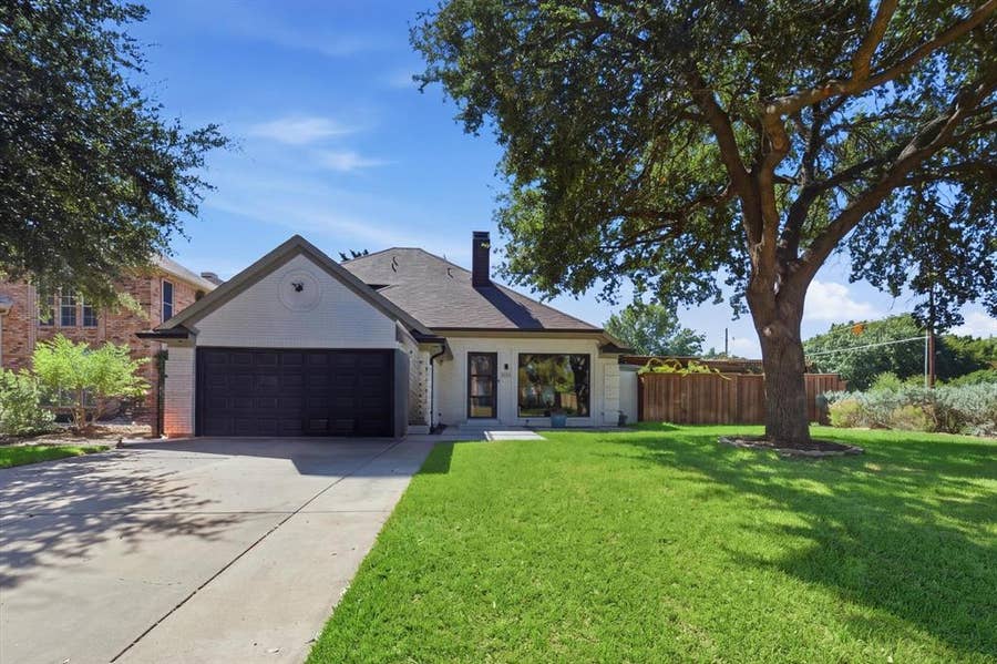 Property photo for 820 Raywood Circle, Plano, TX