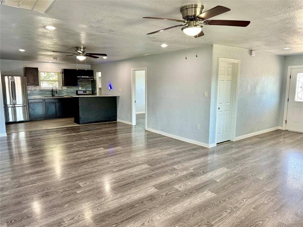 2618 Creekview Drive, Granbury, TX 76048 2618 Creekview Drive, Granbury, TX 76048