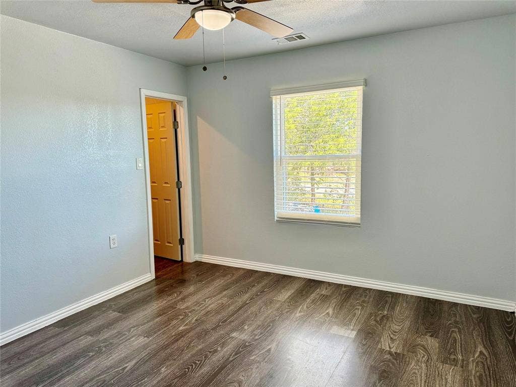 2618 Creekview Drive, Granbury, TX 76048 2618 Creekview Drive, Granbury, TX 76048