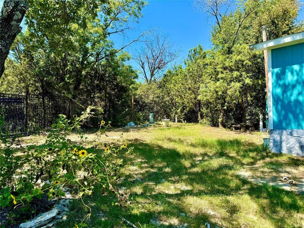 2618 Creekview Drive, Granbury, TX 76048 2618 Creekview Drive, Granbury, TX 76048
