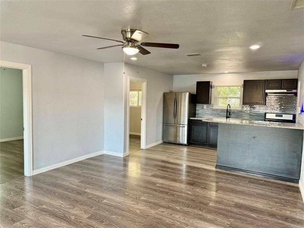 2618 Creekview Drive, Granbury, TX 76048 2618 Creekview Drive, Granbury, TX 76048