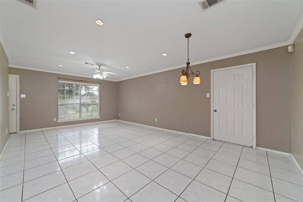 3306 Garrison Court, Houston, TX 77014 3306 Garrison Court, Houston, TX 77014