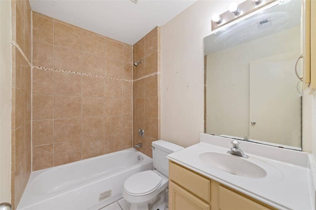 3306 Garrison Court, Houston, TX 77014 3306 Garrison Court, Houston, TX 77014