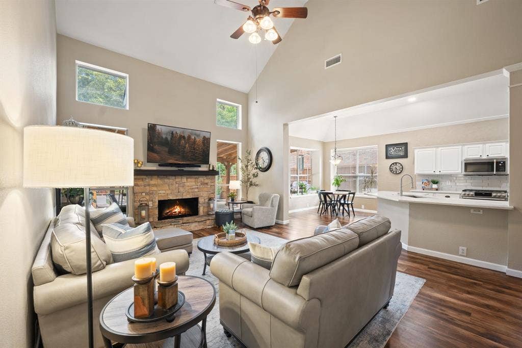 3202 Harbor Pointe Drive, Rowlett, TX 75088 View of living room open to the kitchen and breakfast nook