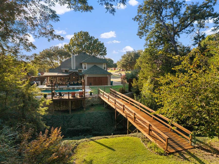 Property photo for 3202 Harbor Pointe Drive, Rowlett, TX