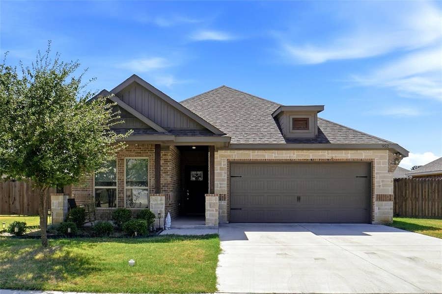 Property photo for 952 Sam Street, Springtown, TX
