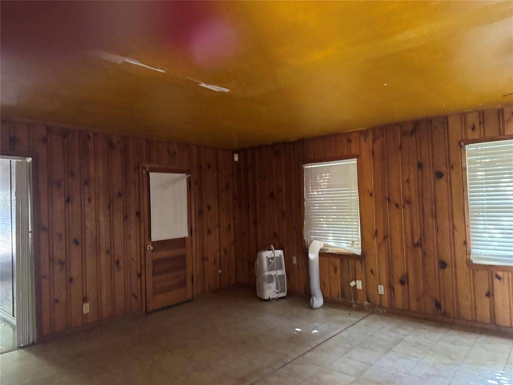 241 Casalita Drive, Garland, TX 75040 Kitchen Area that close to storage area