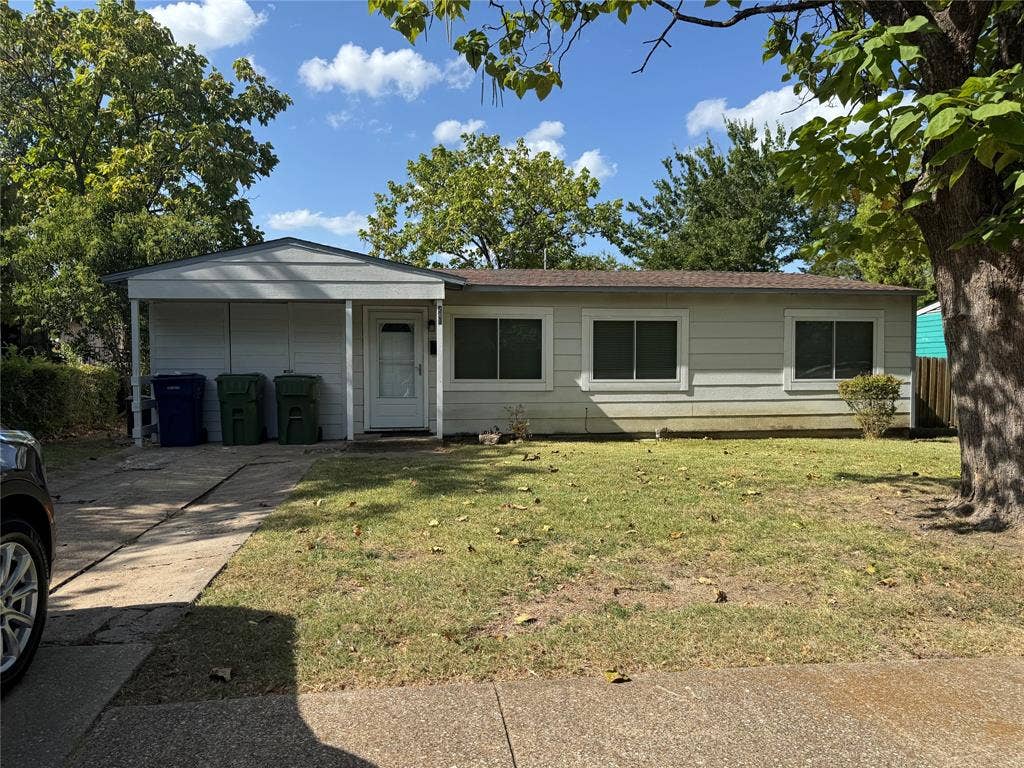 241 Casalita Drive, Garland, TX 75040 Front of House