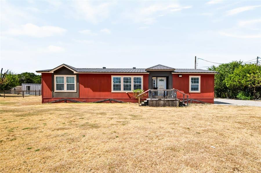 Property photo for 170 Western Lake Drive, Weatherford, TX
