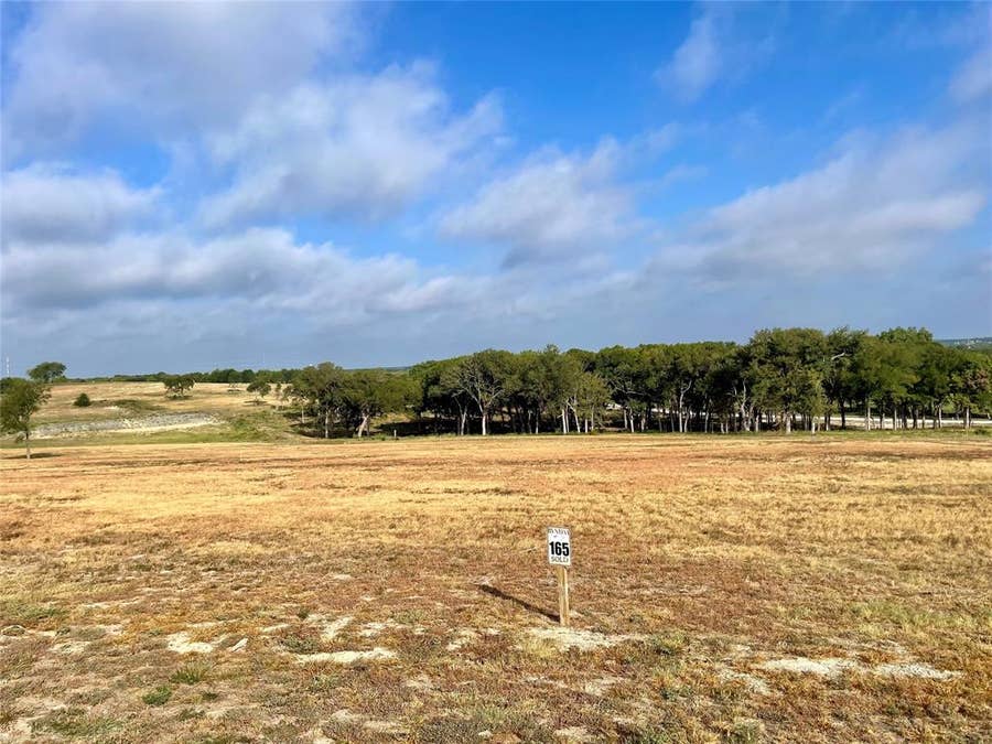 Property photo for 165 Caballo Drive, Oak Leaf, TX